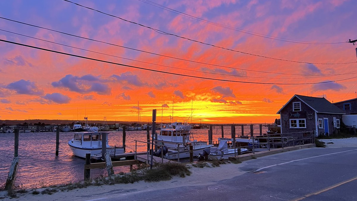 MenemshaBlues's tweet photo. Calm before the storm. 🌅 This stunning shot was taken by our staff member, Gabriel.
Our Menemsha and Vineyard Haven stores will be closed tomorrow, Sept. 16th. Stay safe!
.
.
#hurricanelee #closedtomorrow #menemsha #vineyardhaven #marthasvineyard https://t.co/7WxIQHtzzO