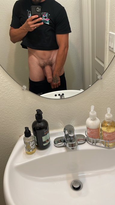 As thick as my wrists.. https://t.co/2V5owrolA1