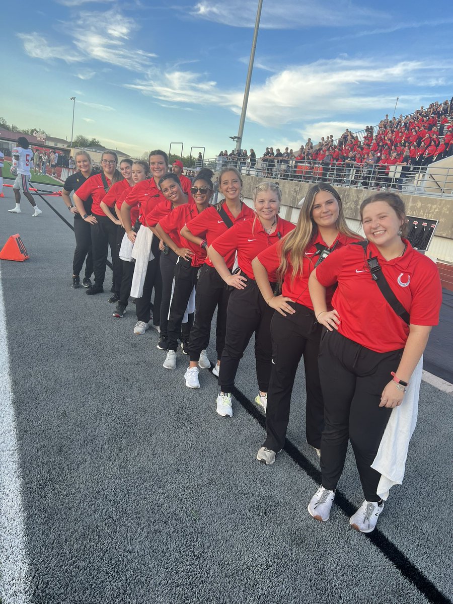 LBHSAT's tweet photo. We’re ready for some FNL!! #backATit #teambehindtheteam https://t.co/dRCUypG4cN
