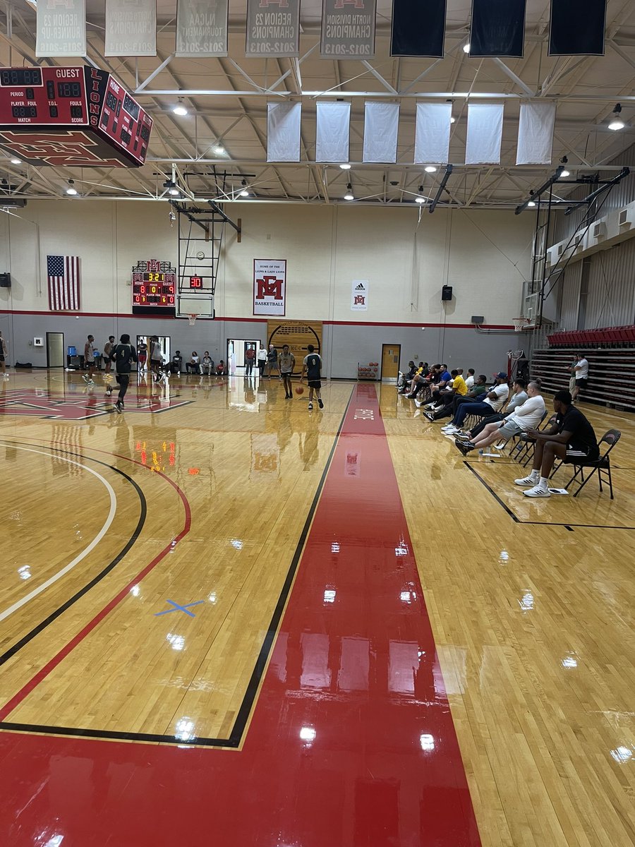 billybegley's tweet image. Big time day here in Scooba!! Thanks to all the 4 year coaches who came thru today. Really good talent on display today! Don’t sleep on the ‘Sip. Plenty of players to help at all levels #wehooptoo #MACCC #PR1DE