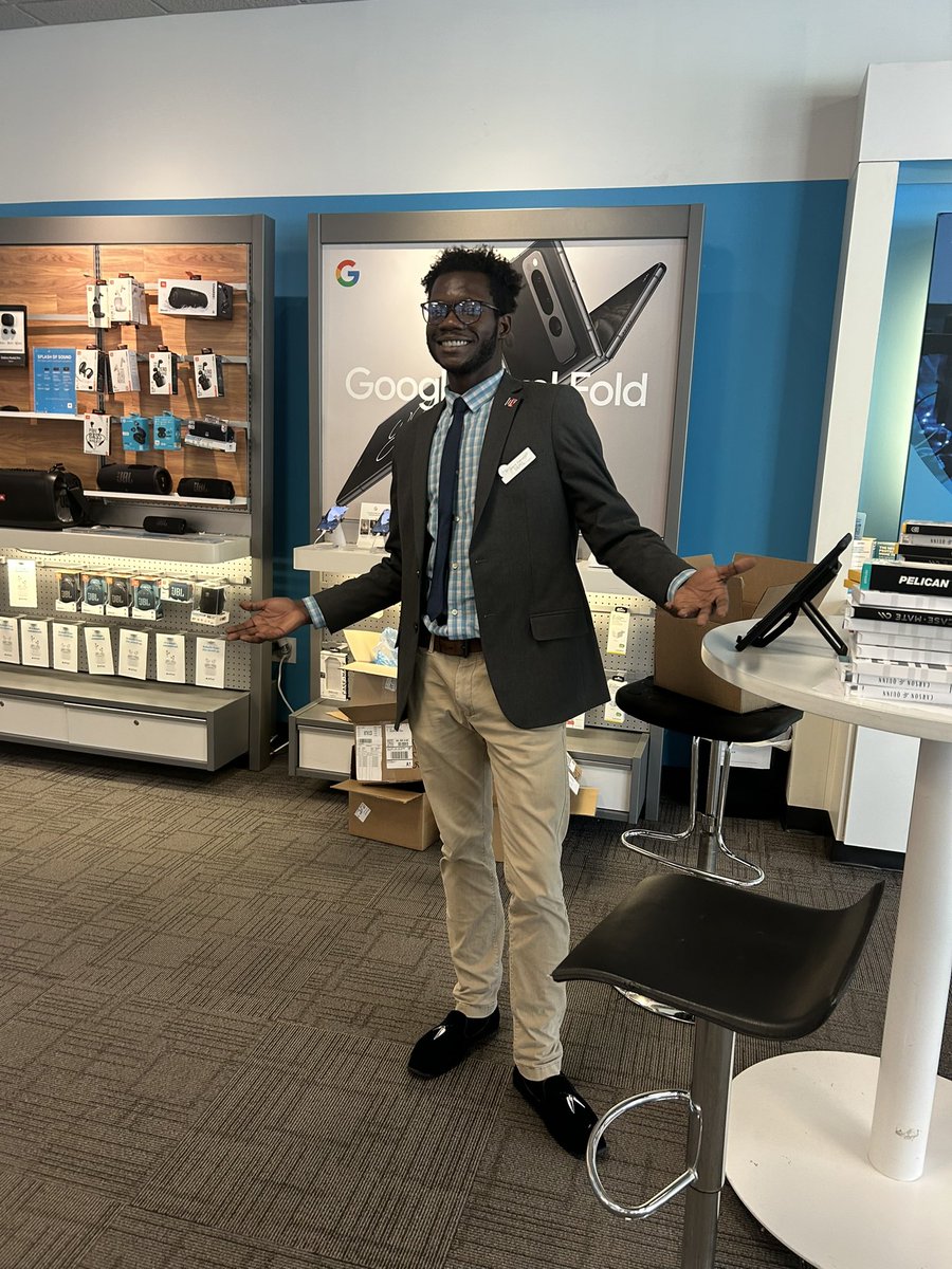 Ademola “Demi” Gbadehan Mgr of Prime LOGANVILLE location is READY! He said look good ;feel good ;SELL GOOD!@SoutheastStates @carawfields