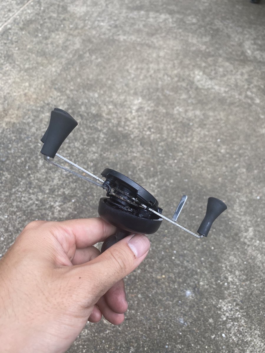 purine_rider's tweet image. 買って3ヶ月くらいで壊れるもんなん。。。？
#RAMMOUNTS