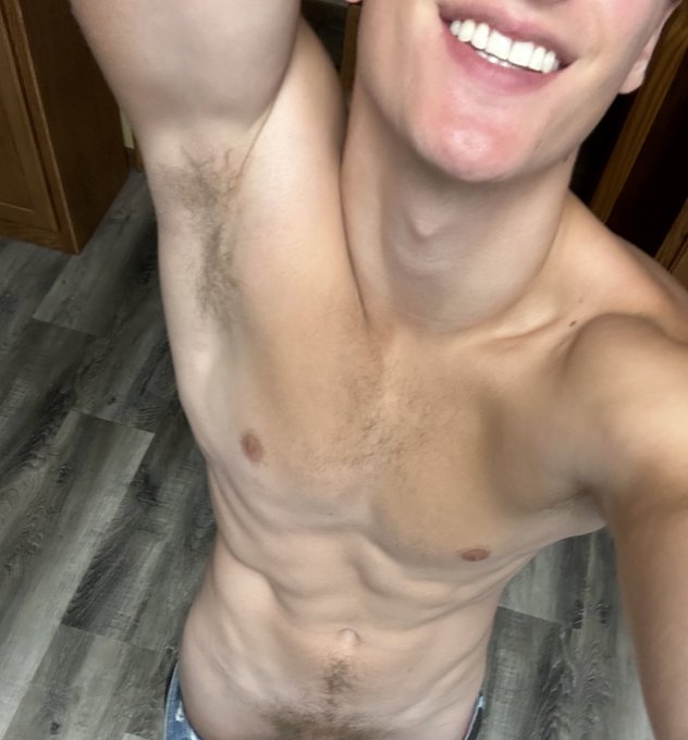 Got my braces off 😁 I gotta test out my kissing now https://t.co/RPyR8pOvcB