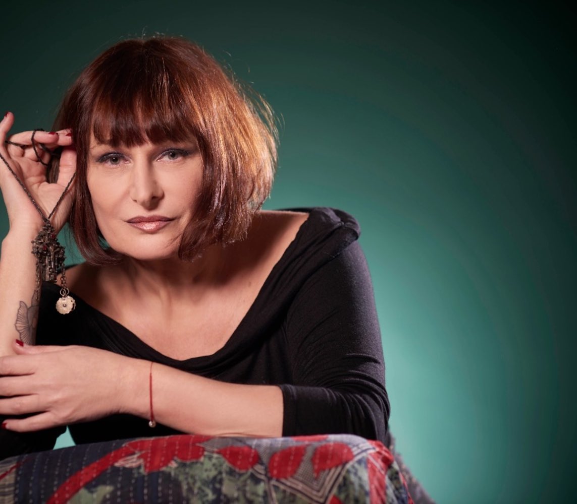 provincia1270's tweet photo. #AHORA | La #HistoriaDeVida de Vera Cirkovic, cantante de ópera. Presenta su nuevo álbum “Vera Canta Barbara” junto a Lito Vitale 🎶

🎙️#MesitaAfuera 
📻https://t.co/NqfFmAXprB https://t.co/d9cNiMyWP9