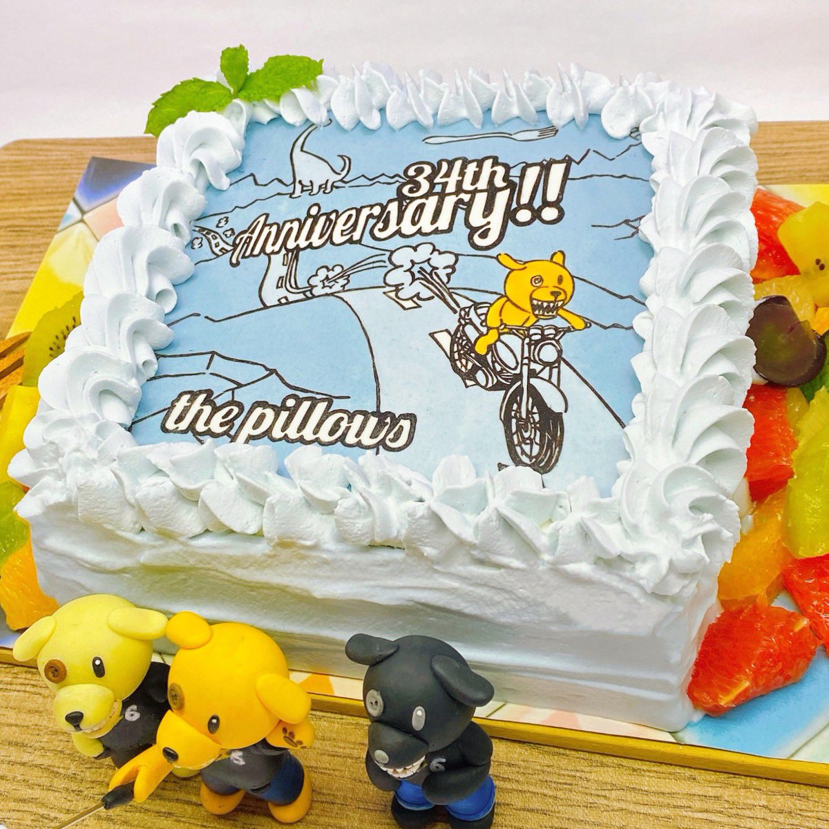 ＼916の916だよー！！／

とっても可愛いケーキ出来ました🥰
シンプルでまとまりもあっていい感じだと思います！

#ピロウズ34周年 
#thepillows