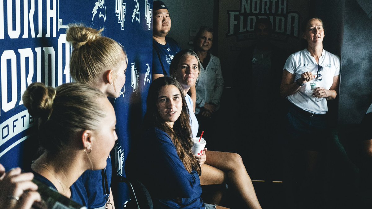 OspreySB's tweet image. Thank you @madisonschemitz for visiting our team and sharing your story with us!

We are excited for our partnership to spread @Join1Love’s message!

#BirdsOfClay // #MadisonStrong