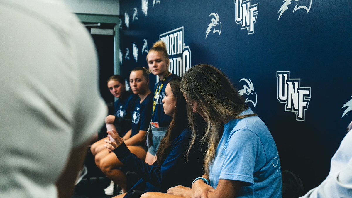 OspreySB's tweet image. Thank you @madisonschemitz for visiting our team and sharing your story with us!

We are excited for our partnership to spread @Join1Love’s message!

#BirdsOfClay // #MadisonStrong