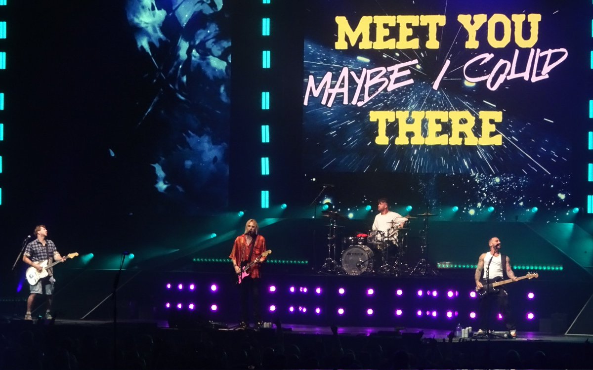 jane_s82's tweet photo. @Busted you were awesome this evening! Loved every minute. Thank you! 🎶🎸🎉💃 @JamesBourne @mattjwillis @CharlieSimpson @nottinghamarena https://t.co/jvH1uibGWQ