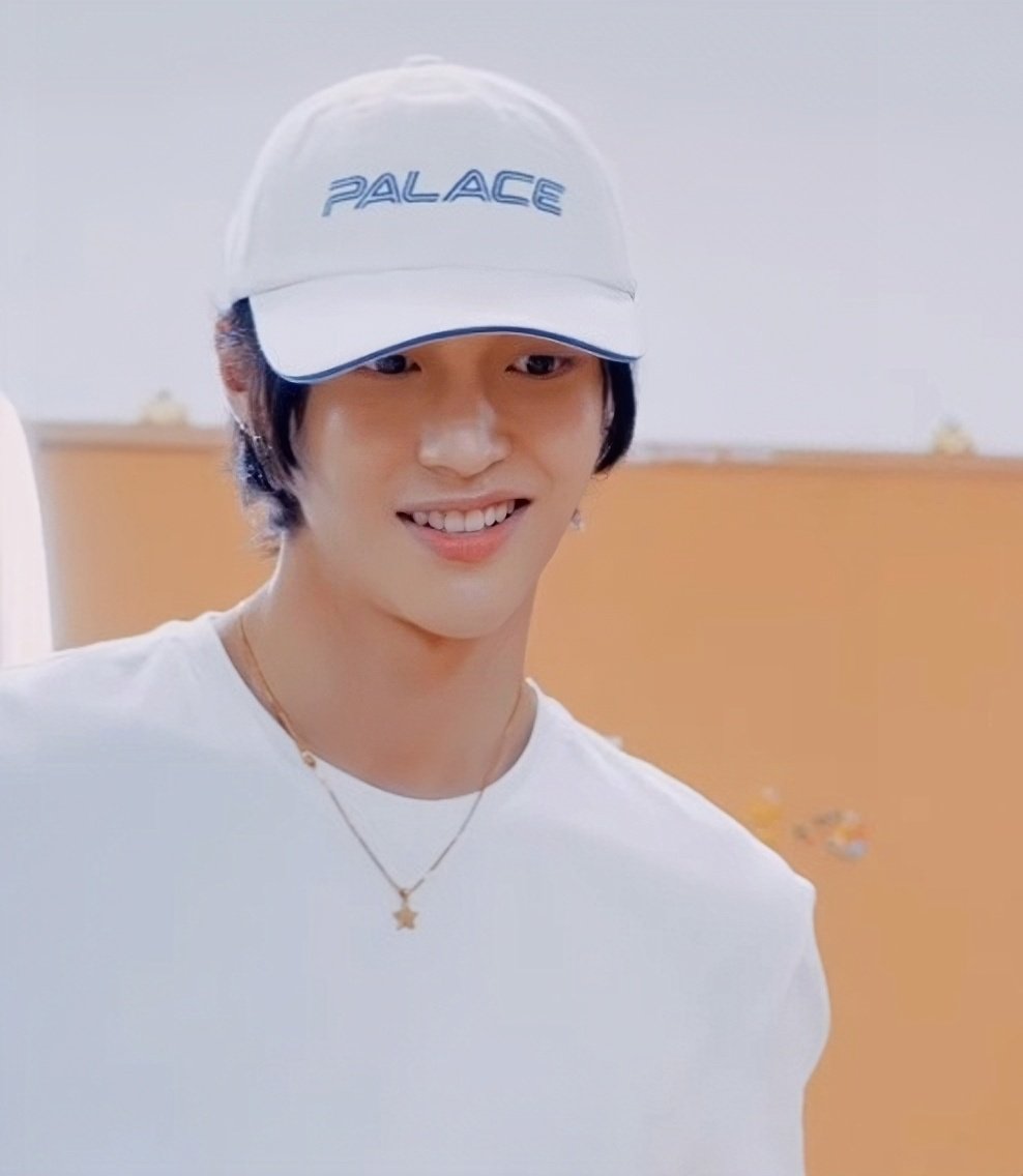 parkwonbinpics's tweet image. we should all think about wonbin in white cap and shirt everyday 🤧🤍