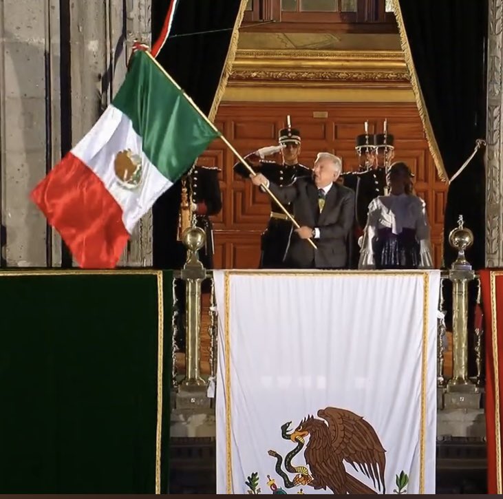 Viva México!

Viva Andres Manuel López Obrador!

#EsUnHonorEstarConObrador 

Si de acuerdo RT