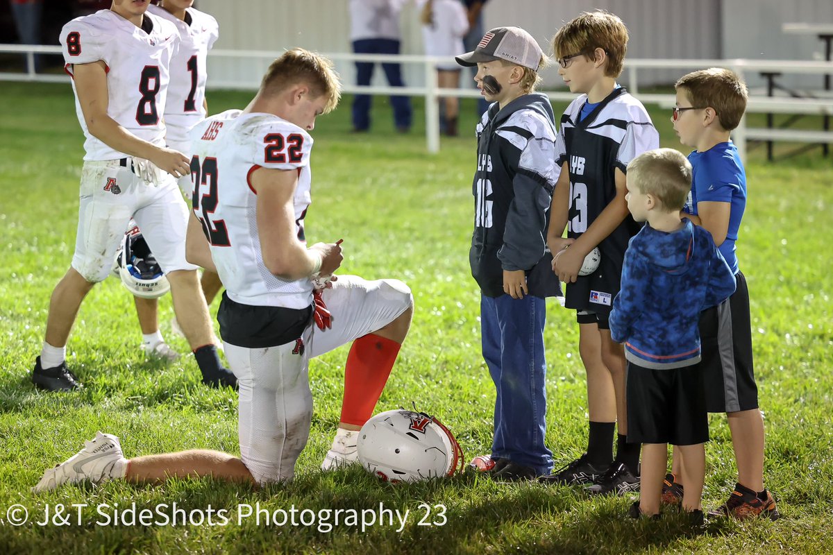 Pretty sure <a href="/Carter83854638/">Carter Nelson</a> made these boys year! After celebrating the win with his teammates went back and signed autographs for Cougar fans.