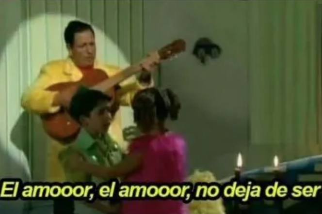 sopitas's tweet photo. Así todos los mexicanos cuando AMLO grito "que viva el amor". 🇲🇽🩷 https://t.co/GdctfkScFK
