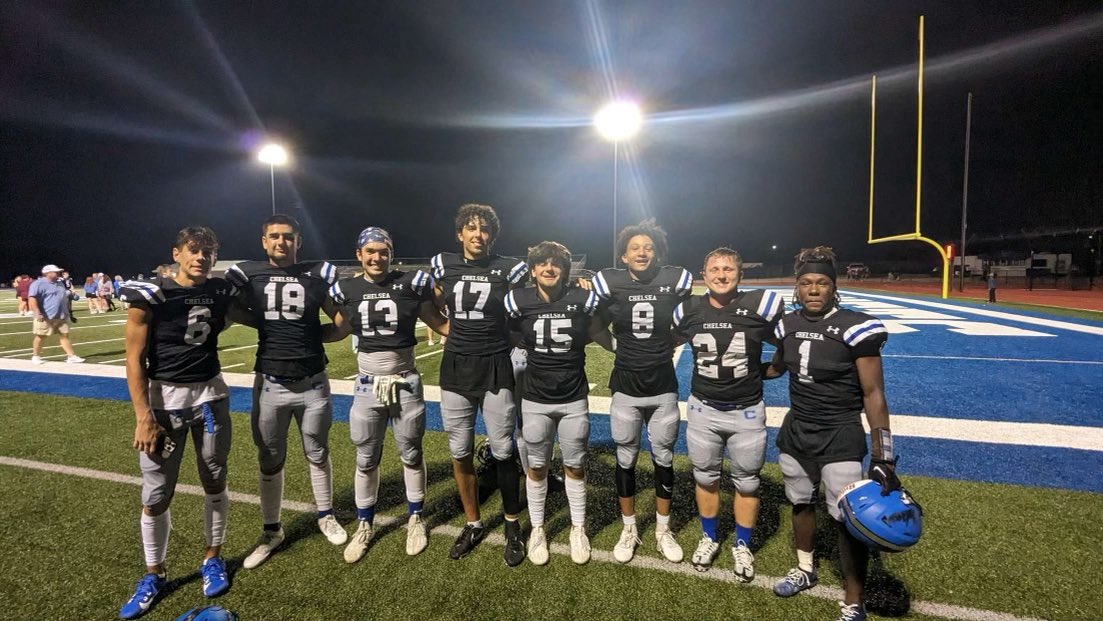 MarkLanzi14's tweet photo. Another Big Win for @ChelseaHornets 

Receivers and Backs 👇🏽

@EmersonRussell7 @raymondb8_ @JaxonShuttlesw1 @Nsulenski13 @sloan_deweese @OwenXCarlson18 @millertopazi @anthony_lanzi https://t.co/O2MPoBHmfm