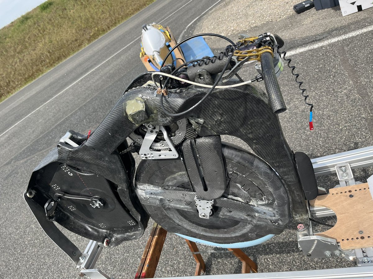 FrancoisPervis's tweet photo. Pour bien comprendre ce qui est à l’intérieur du carénage, voici quelques photos du vélo fait exclusivement par les étudiants de l’@IUTAnnecy https://t.co/bhzD0CDGIe