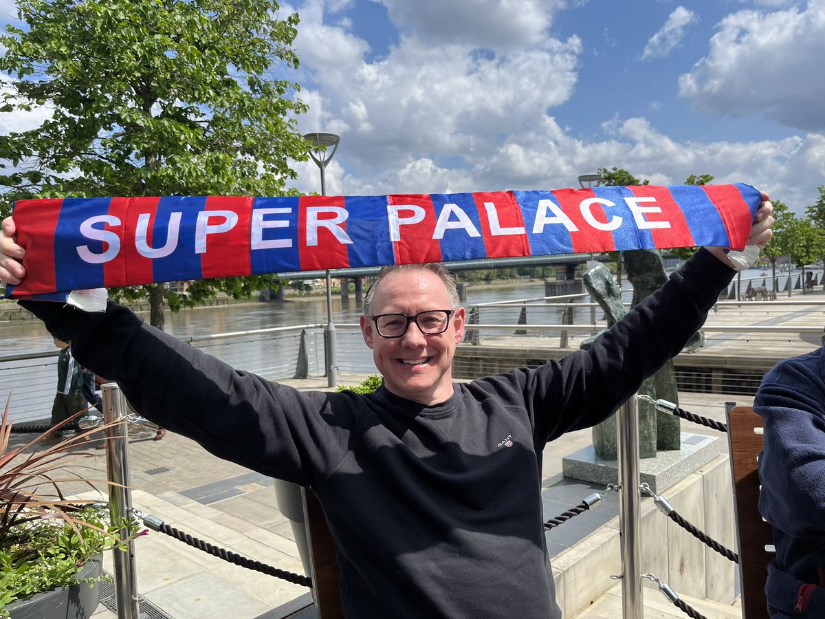 WhyteleafeEagle's tweet image. 🚨Free Giveaway🚨
I’m going to give away this silk scarf if #cpfc beat Villa today.
All you have to do is like and retweet this tweet
*must live in the uk
Good luck ❤️💙
#UTP