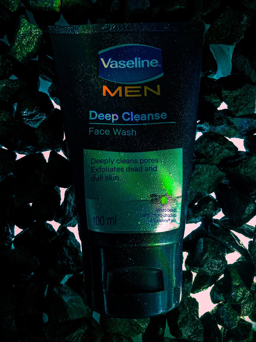 cya_b05's tweet photo. Keep your skin looking and feeling healthy with @Vaselineza 👍🏽 https://t.co/KgWk8pvr8b