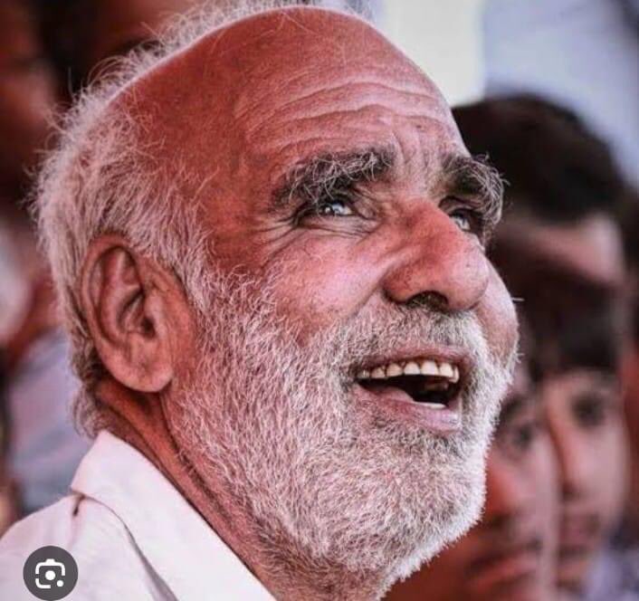 StudentBaloch1's tweet photo. سُتکگیں شہر ءِ گُڈی بنیادم 
تو کجام اُوست ءَ زندگ ۓ باریں 
اے کاروان ءِ تمردیں باسکے اَت ، اہد ءُ زمانگ ءِ زبان اَت ، بلوچی تب ءِ مستریں چیدگ اَت ، تئ جاہ پہ مدامی ہورک بیت ،

The end of en era 😢 https://t.co/lmC65IFTtZ