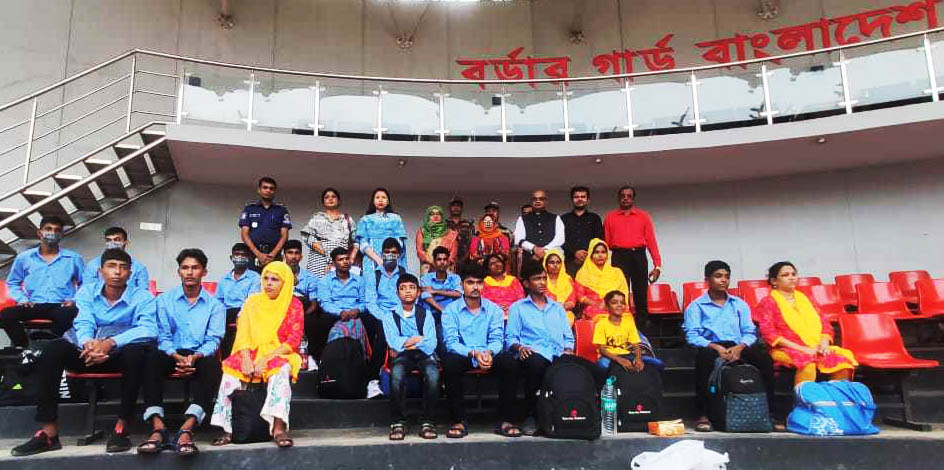 কারাভোগ শেষে ১৯ বাংলাদেশিকে বেনাপোল চেকপোস্ট দিয়ে ফেরত দিয়েছে ভারতীয় পুলিশ