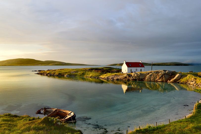 Scottish_Banner's tweet photo. Twilight on #Barra, #OuterHebrides.
Beautiful 📷Debbie Neilson
#Scotland #ScottishBanner #LoveScotland #TheBanner #AmazingScotland #ScotlandIsCalling #LandOfLight #BeautifulScotland #VisitScotland https://t.co/HExYFknV94
