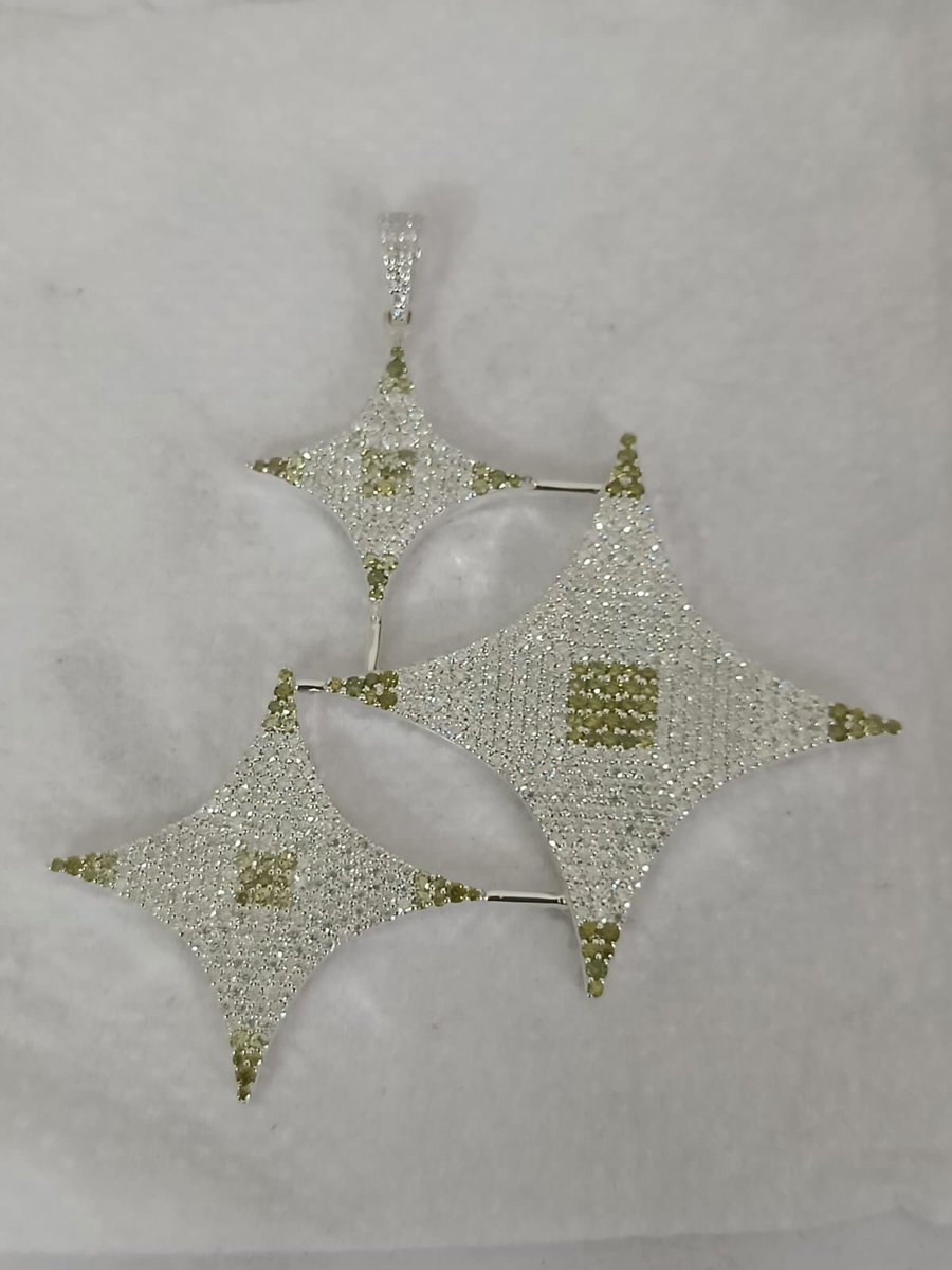 Confidencevvs1's tweet photo. Introducing Star Power w/ a hint of peridot . https://t.co/A8NUDVZVLf
