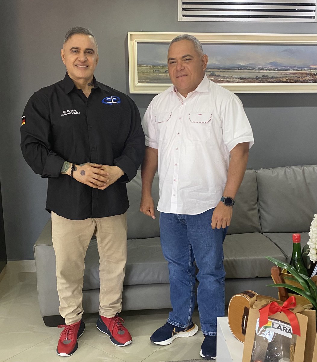 TarekWiliamSaab's tweet photo. #HOY… atendimos la #invitación del Gobernador del Edo Lara Vice Almirante Adolfo Pereira @AdolfoP_Oficial a los fines de continuar desarrollando acciones de #cooperación institucional en favor de la #Justicia y los #DDHH . https://t.co/2hwJBMKbMB