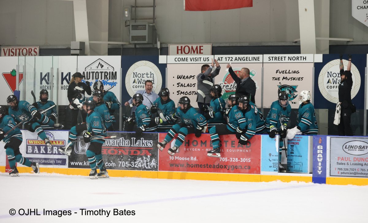 OJHLOfficial's tweet photo. Hard fought game in Lindsay final score 2-1 in Overtime as the Muskies gets the win @LindsayMuskies @CougarsHockey https://t.co/y56ihYBbJN