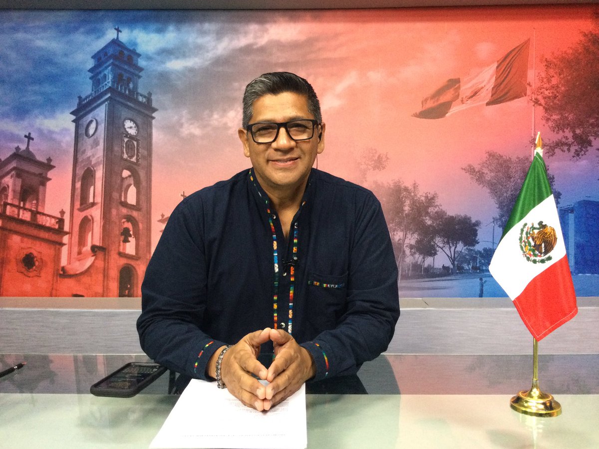 🎥 (( EN VIVO )) 𝙏𝙀𝙇𝙀 𝙕𝙊́𝘾𝘼𝙇𝙊 𝙉𝙊𝘾𝙏𝙐𝙍𝙉𝙊 con Héctor Sergio Barboza

📲 Centro de mensajes: 878 1 22 22 22 
📻 Por 𝐑𝐀𝐃𝐈𝐎 Escúchanos en Recuerdo 96.7🎙

#PiedrasNegras #EaglePass #Coahuila #Texas