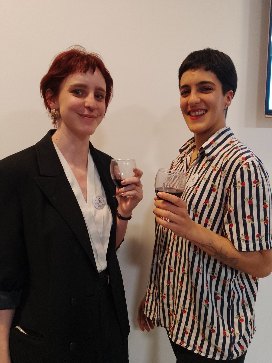 FestVDBA's tweet image. Hoy chinchin de apertura del Festival Intermacional de Videodanza en la DAC gracias a la hospitalidad y gentileza de @generodac, celebrando este cierre de ciclo en una edición final y muy emotiva. Además degustamos un malbec orgánico Penca🍷de Alpamanta cortesía de FulanosWine 💜