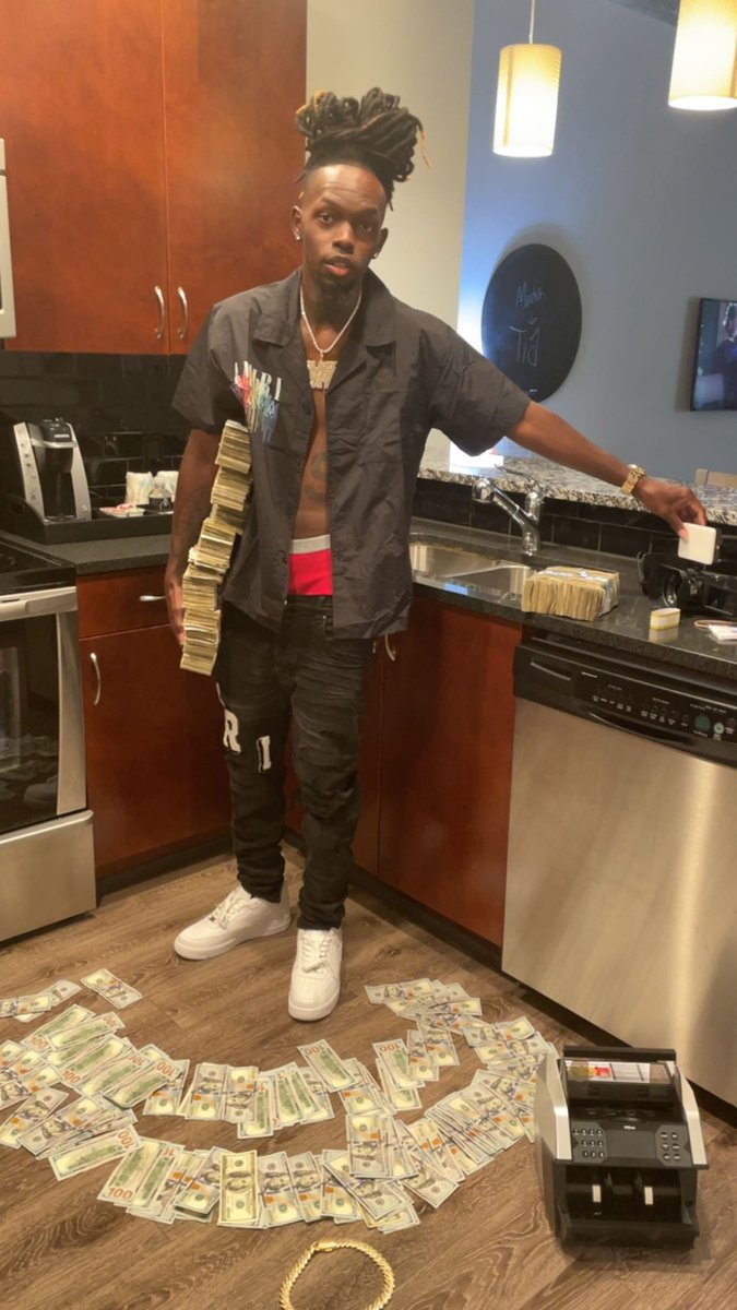 MarlekKirk's tweet photo. Da Biggest CEO😎📲💰 https://t.co/1xTjjUA6M3