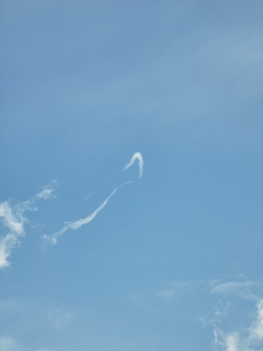oceansunfish's tweet photo. A horseshoe vortex on #internationalcloudappreciationday? Yes, please! Spotted while waiting at a light at College &amp; Quivira this afternoon. Gone so quick, but not before bucket list item was achieved! #kswx #clouds @NickBenderKMBC @NevilleKMBC @CloudAppSoc https://t.co/kdjyK7SyDC