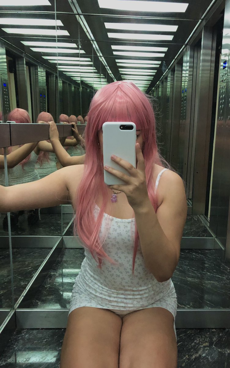 Te gustan las chicas de pelo rosa ? 💗

onlyfans.com/yiyix