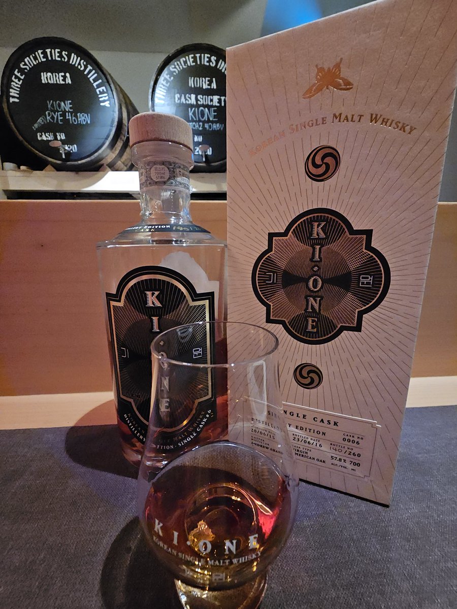 duyeonkim's tweet photo. @BruceKlingner Great seeing you in Seoul, friend! Glad you enjoyed Korea's first single-malt whisky #KiOne and meeting the brilliant men behind it Bryan Do and Andrew Shand #ThreeSocietiesDistillery #KiOneBar https://t.co/6gZiRAdF8b