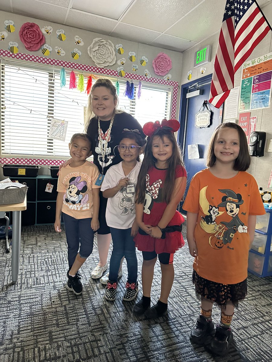 mrssweetbees's tweet photo. Letter of the week dress up for letter M @BretHarteSchool https://t.co/lekftdvsKq