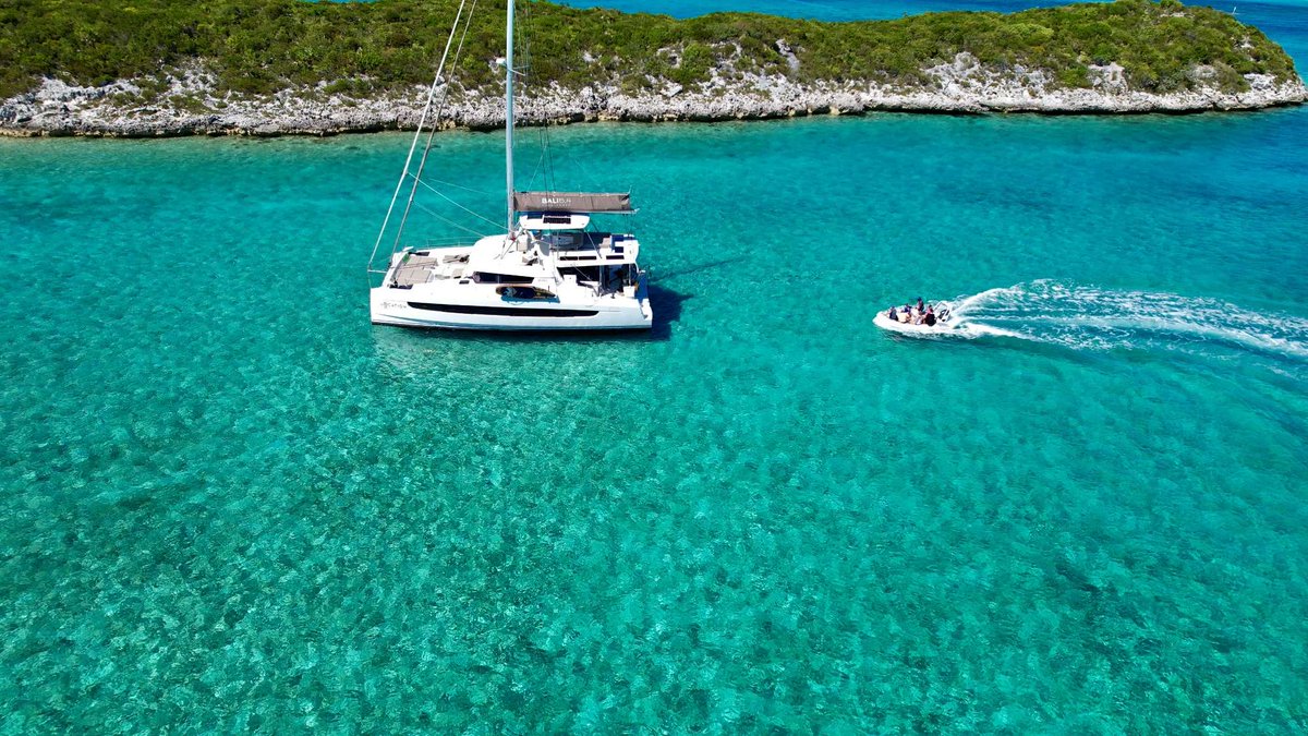 Save $5,000 for Christmas and New Year weeks on LOCATION in the Bahamas! Learn more at hubs.ly/Q022sJP50

📆 Dates: Christmas Week: Dec 19th - Dec 26th
📆 Dates: New Year Week: Dec 27th - Jan 3rd

#sailingyacht #luxurytraveler #luxuryyachtcharter #luxuryyachting #luxuryboat