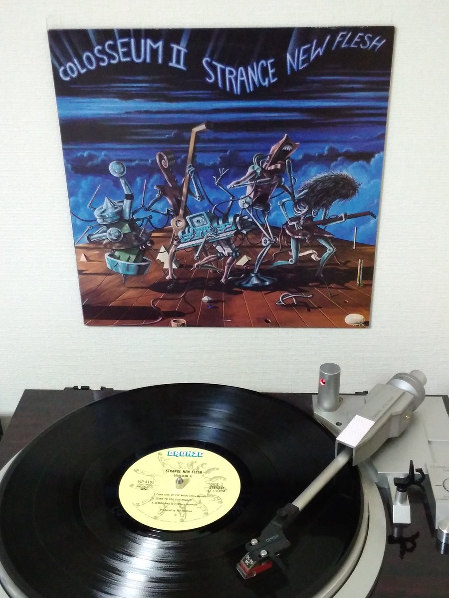 trhmnkn691's tweet photo. Colosseum Ⅱ - Strange New Flesh (1976) 
#nowspinning #nowplaying #vinylrecords #アナログレコード
#vinylcommunity #vinylcollection #recordcollection 
#rock #jazzrock #progressiverock 
#colosseumii #johnhiseman #garymoore https://t.co/caXYG8AnnT