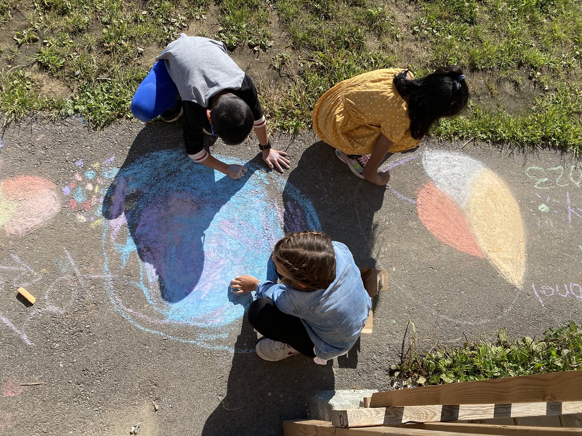 Happy #InternationalDotDay! We took our creativity outdoors to make our mark in a colourful way <a href="/HWDSB/">HWDSB</a> @peterhreynolds #MakeYourMark
