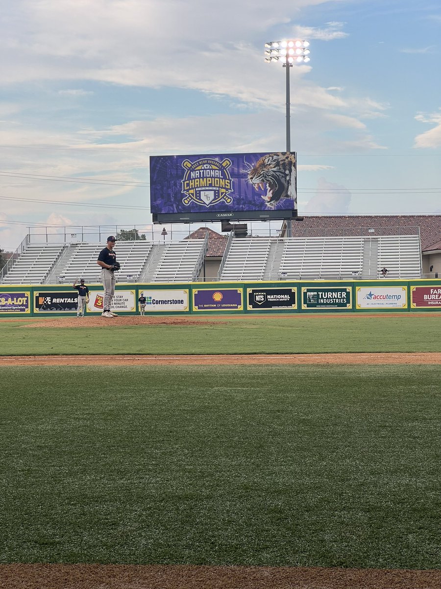mccbaseball1's tweet photo. The 1st stop this fall on our historic College Baseball fields tour, Alex Box Stadium, the home of the defending National Champions! The #BosqueBoys play at 5 different D1 facilites this fall! #FromHeretoAnywhere https://t.co/7FowQJaLHJ
