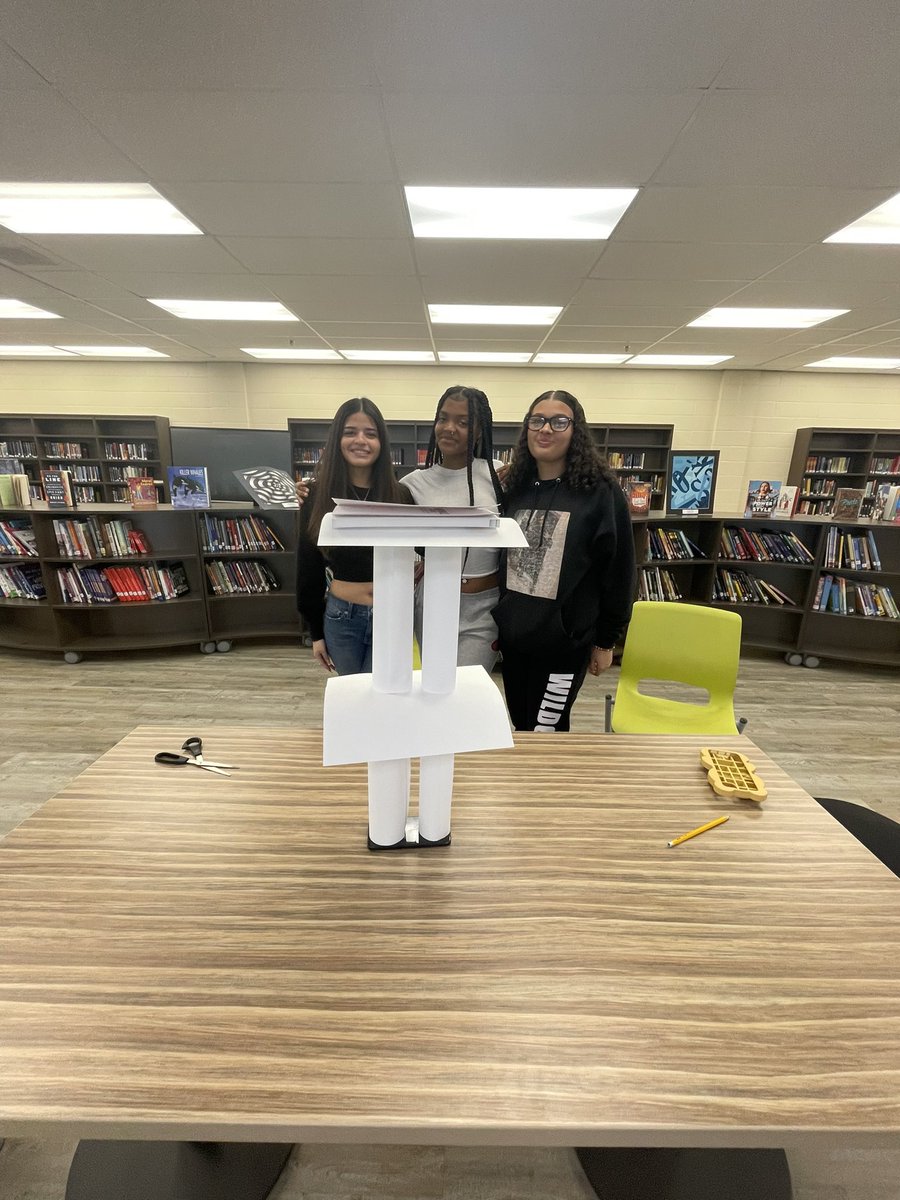 WilbyLMLC's tweet photo. The new record holders! 23 1/4 inches tall! https://t.co/seLxyZatlI