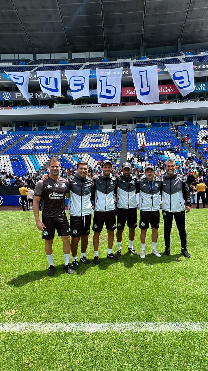 rcarba7's tweet photo. Simplemente 🔵⚪️ @ClubPueblaMX  #LaFranjaQueNosUne #CTTop https://t.co/UMp7SkSvR4