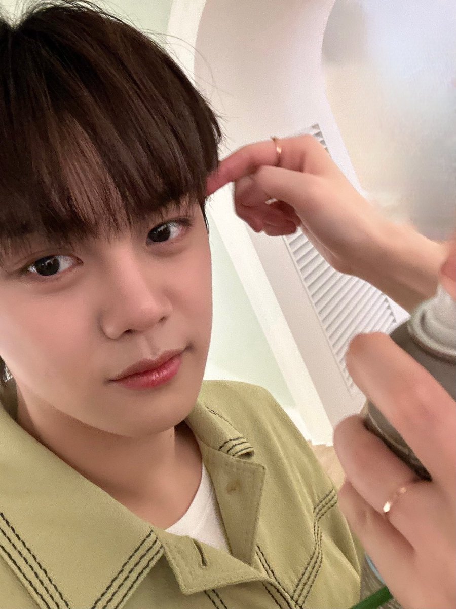 ZB1_official's tweet photo. _💌

제로즈!너무 오랜만이죠ㅎㅎㅎ 요즘 제로즈랑 채팅을 할 수 있어서 너무 행복해용 그래도 사진이 생길 때마다 멤트 올거니까ㅎㅎㅎ조금만 기다려줘요ㅎㅎㅎ오늘 날씨가 좀 흐리다..그래도 너무 우울해있지 않았음 좋겠넹ㅎㅎㅎㅎ 언제나 매 순간 사랑해❤️🔥

#KIMGYUVIN #김규빈
#ZEROBASEONE #ZB1 #제로베이스원