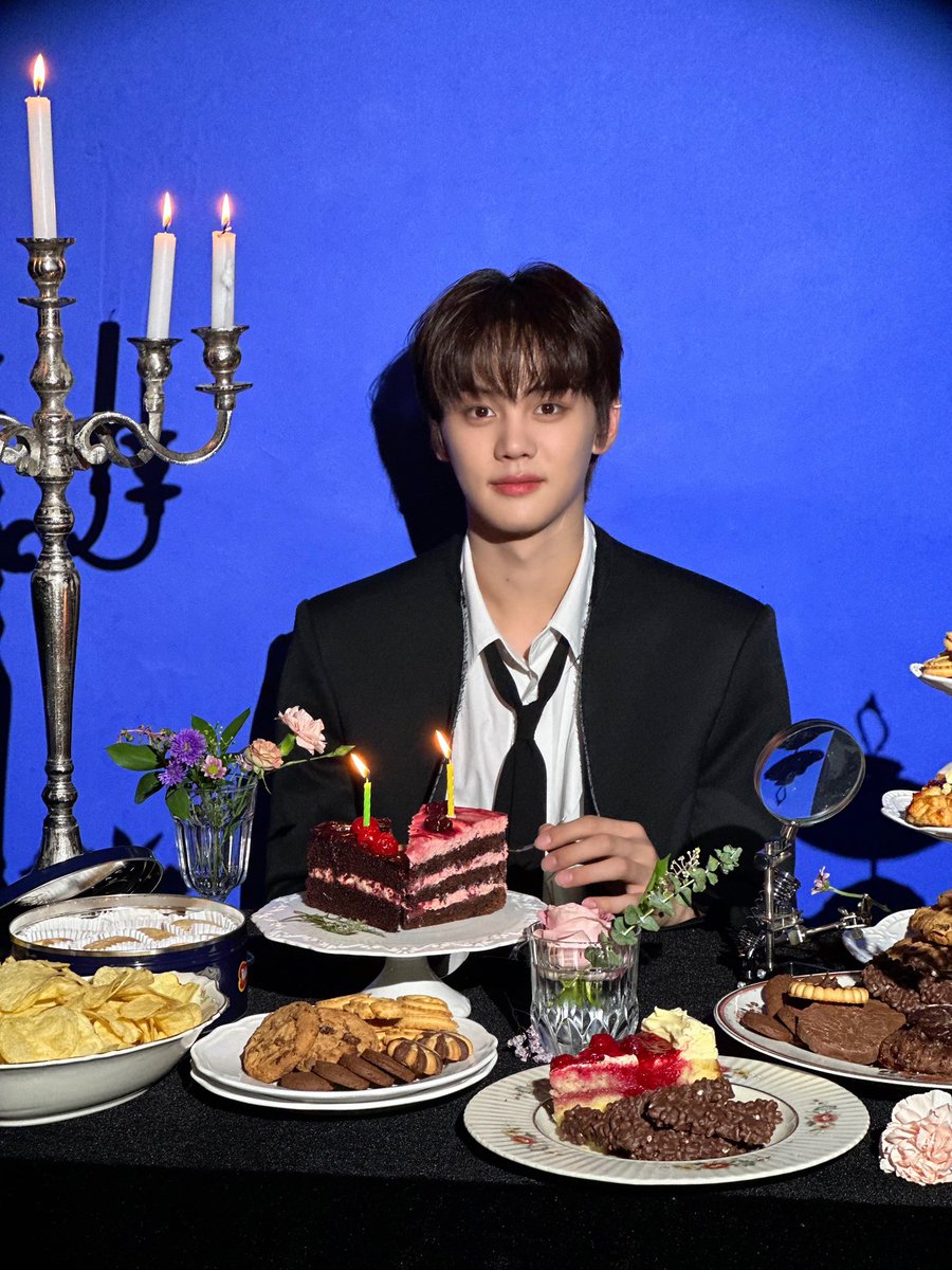ZB1_official's tweet photo. _💌

제로즈!너무 오랜만이죠ㅎㅎㅎ 요즘 제로즈랑 채팅을 할 수 있어서 너무 행복해용 그래도 사진이 생길 때마다 멤트 올거니까ㅎㅎㅎ조금만 기다려줘요ㅎㅎㅎ오늘 날씨가 좀 흐리다..그래도 너무 우울해있지 않았음 좋겠넹ㅎㅎㅎㅎ 언제나 매 순간 사랑해❤️🔥

#KIMGYUVIN #김규빈
#ZEROBASEONE #ZB1 #제로베이스원