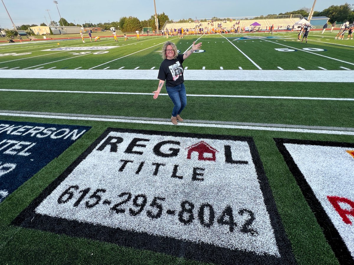 mommadee34's tweet photo. Always happy to support my @StarsFootball and help make the new field possible @creasyl_shsprin @SiegelAthletics #P2BASS https://t.co/IdpGdzYBBO
