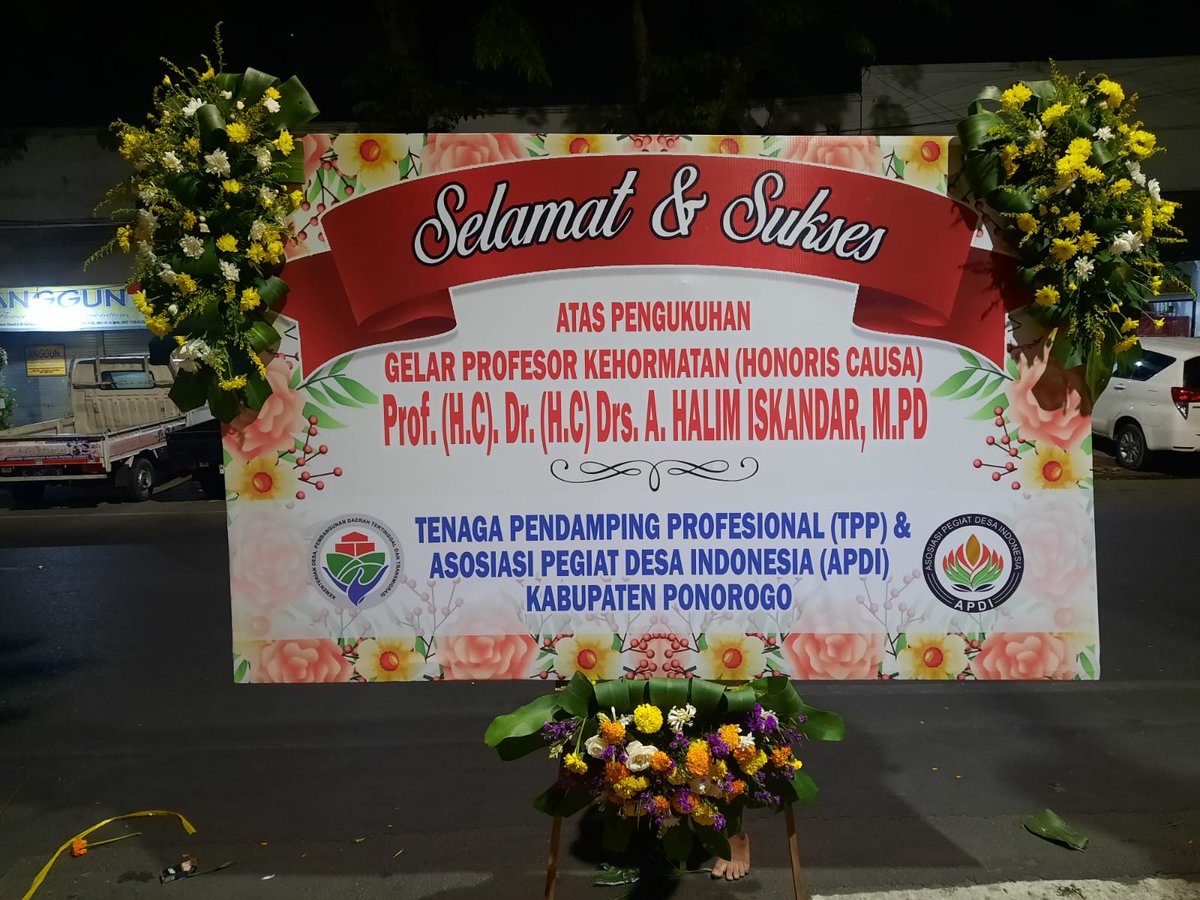 setyo_baim's tweet photo. Seluruh TPP Mengucamkan selamat dan Sukses atas gelar prof kepada Gus Menteri Desa semoga barokah manfaat untuk umat
#GusProf
@jokowi 
@halimiskandarnu
@Kemendespdtt
@malik_haramain
@imansyukri
@taufikmadjid71
@yusradaridesa 
@azzameldzikrie 
@tppkemendes https://t.co/3S72OeBvjE
