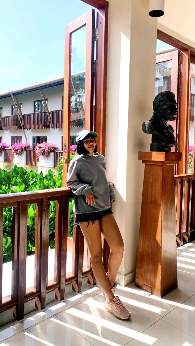 trl_bali's tweet photo. Eh Sabtu malah mager banget?
Dengerin @aliviola21 deh, siap bikin mager kamu nggak bosenin! Gas #GoodWeekendHardrockers sampai jam 12 siang! https://t.co/YprLP3SkCq