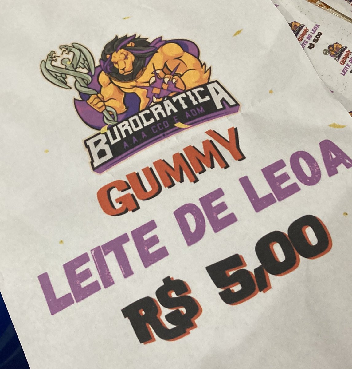 Amanhã a Leoa vai tá dando o leite para os filhotes.