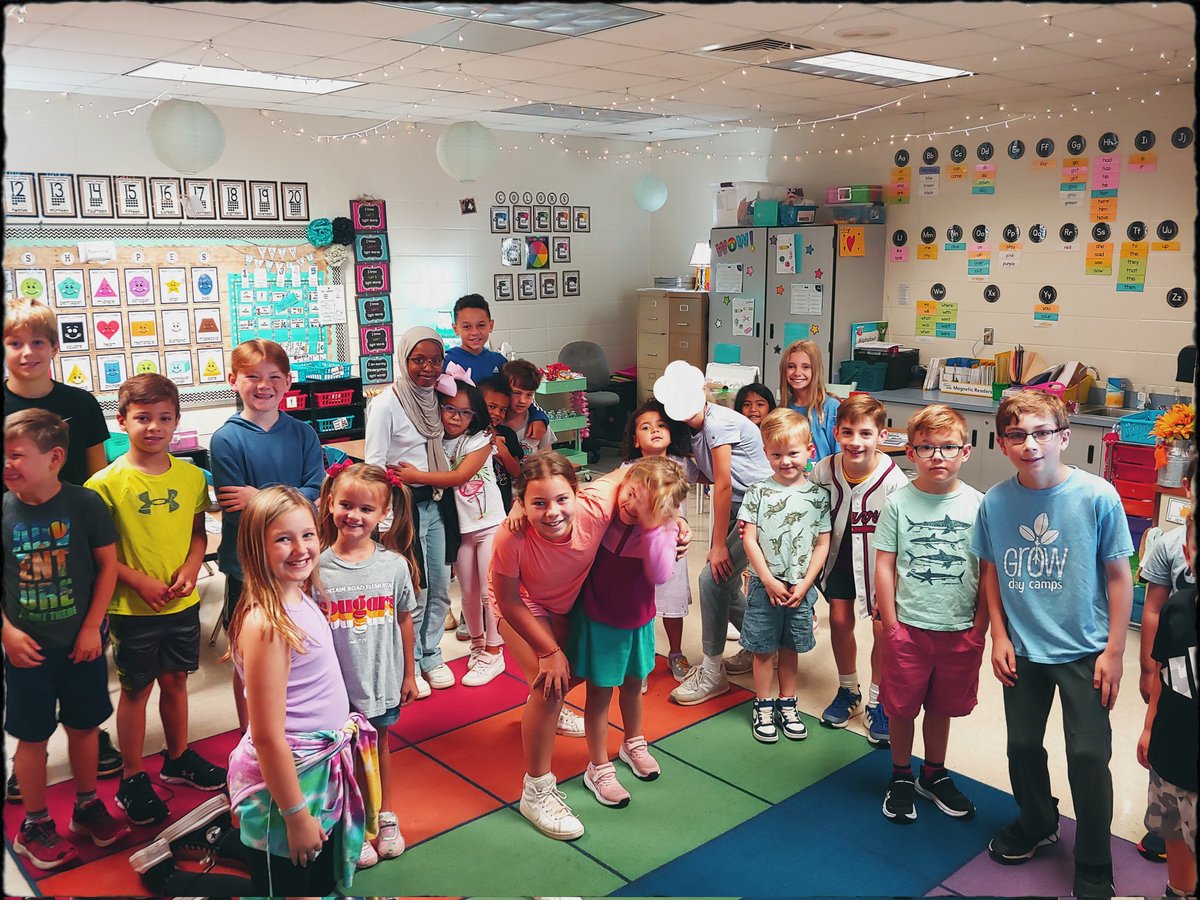 MRES_Smith5th's tweet image. Journey Buddies today! Look at these sweet Pathfinders working together and building relationships. My 5th graders were so excited to meet their 2nd grade and kindergarten buddies. @MRESCougars #CCSDcares