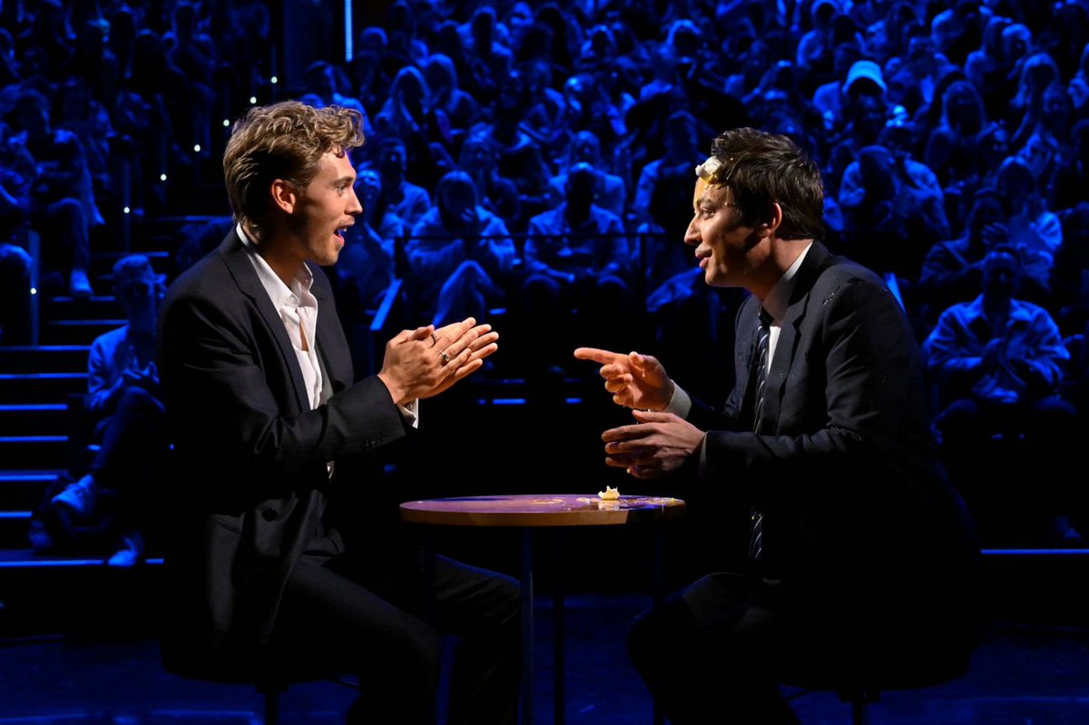 RPNBC's tweet image. © #NBCRP › 📺 › Talk Show › #RPFallonTonight

𝗗𝗮𝗻𝗶𝗲𝗹 𝗗𝘂𝗳𝗳𝗼𝗿𝘁 (@gxldensolstice) talks about #RPElvisMovie and more on The Tonight Show starring Jimmy Fallon. 🌌