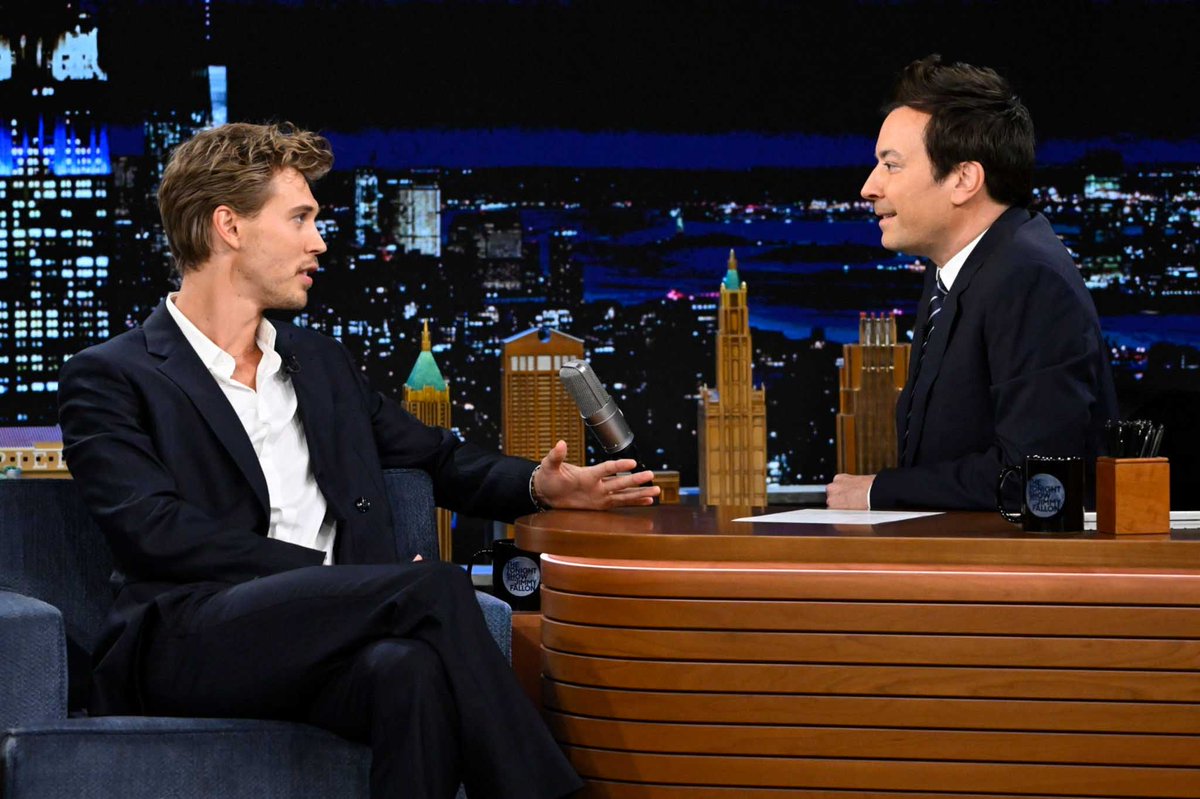 RPNBC's tweet image. © #NBCRP › 📺 › Talk Show › #RPFallonTonight

𝗗𝗮𝗻𝗶𝗲𝗹 𝗗𝘂𝗳𝗳𝗼𝗿𝘁 (@gxldensolstice) talks about #RPElvisMovie and more on The Tonight Show starring Jimmy Fallon. 🌌