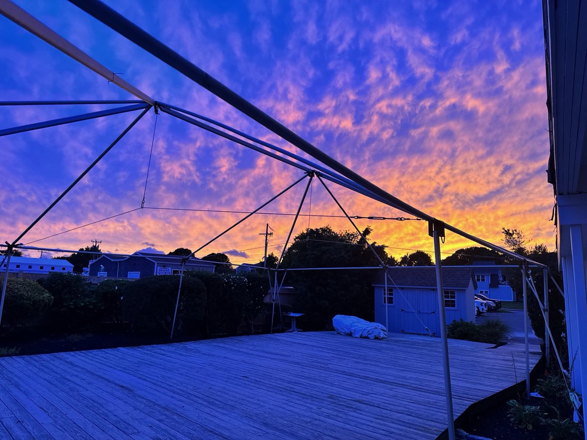 MetJannaBrown's tweet photo. One of our viewers sent in this cool sunset shot at Falmouth Harbor tonight! #Cape #Lee #sunset #mawx https://t.co/Q4g70QnoYT