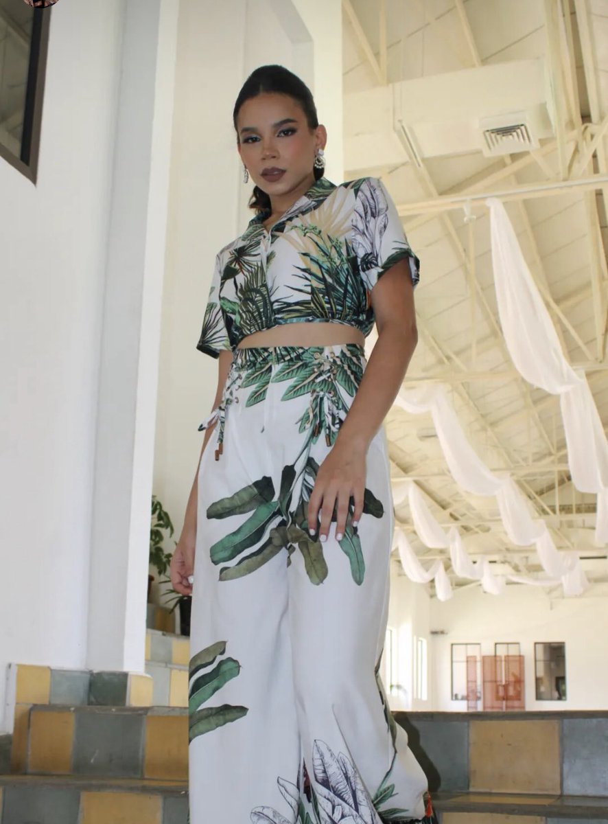 @AngielieversMus <a href="/Angiefloreshn/">Angie Flores 💙🎶💜</a> PROUD OF ANGIE 
#FiestasPatriasConAngie